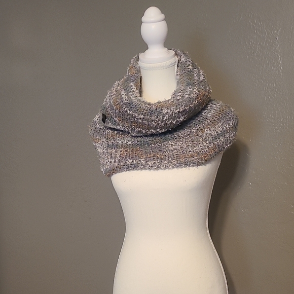 Cozy Multicolor Knit Infinity Cowl Neck Scarf NWOT - Picture 1 of 6